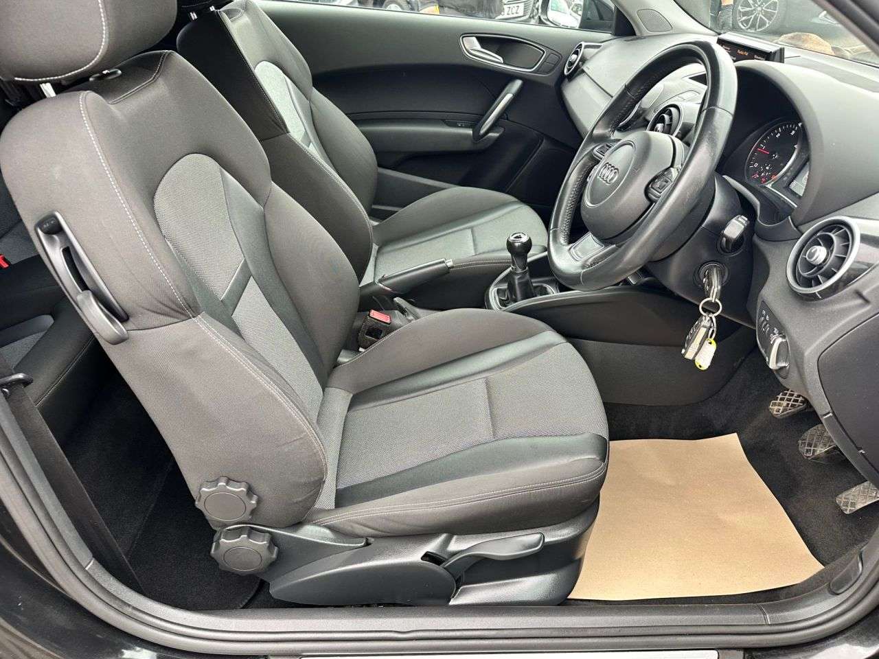 2016 AUDI A1 2016 AUDI A1