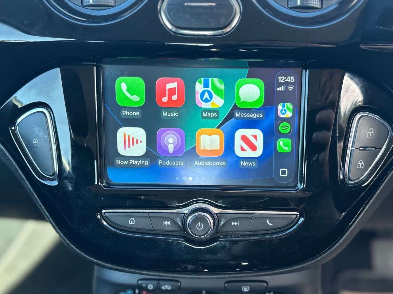 A 2019 VAUXHALL ADAM 1.2i Griffin FSH! CAR PLAY! A 2019 VAUXHALL ADAM 1.2i Griffin FSH! CAR PLAY!