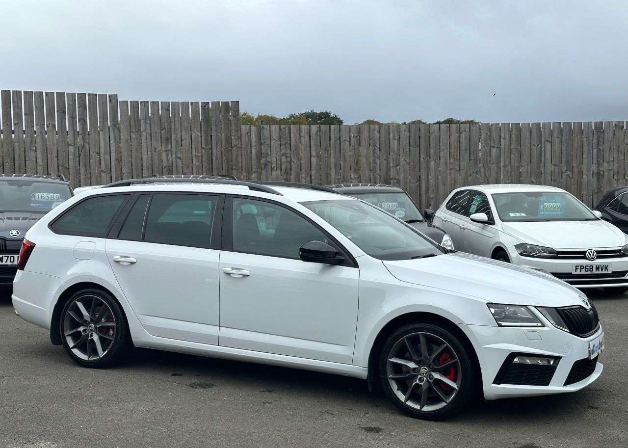 A 2020 SKODA OCTAVIA 2.0 TSI GPF vRS Estate DSG CAR PLAY! A 2020 SKODA OCTAVIA 2.0 TSI GPF vRS Estate DSG CAR PLAY!