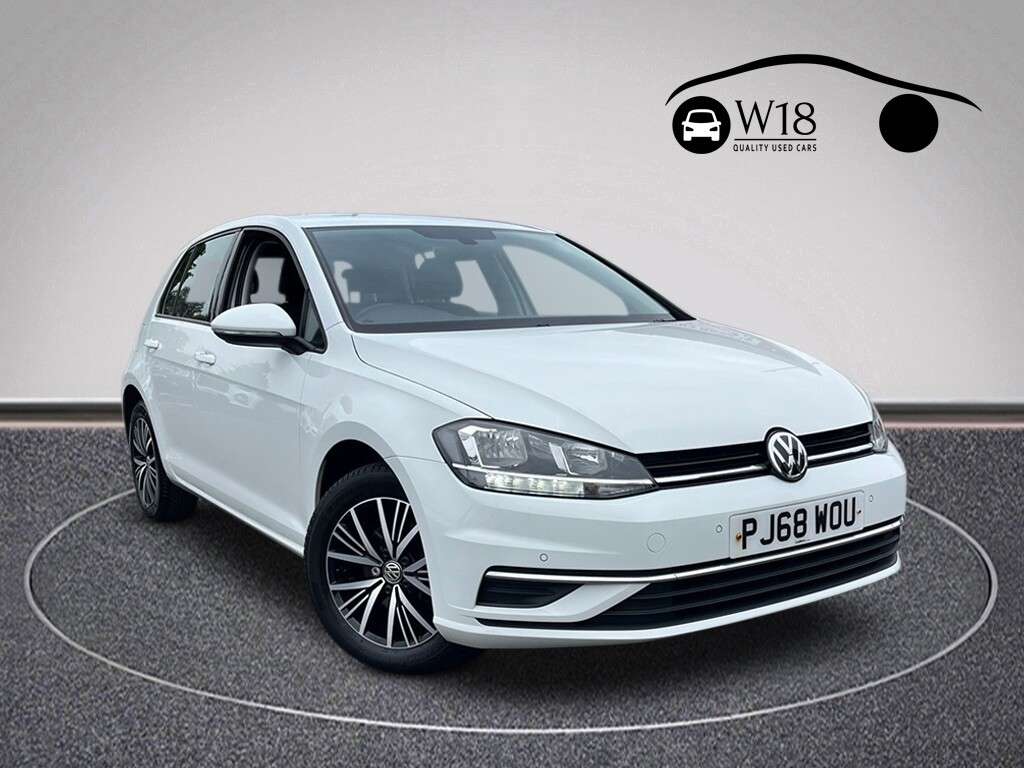 A 2018 VOLKSWAGEN GOLF 1.6 TDI SE Nav Hatchback 5dr Diesel Manual Euro 6 (s/s) (115 ps) A 2018 VOLKSWAGEN GOLF 1.6 TDI SE Nav Hatchback 5dr Diesel Manual Euro 6 (s/s) (115 ps)