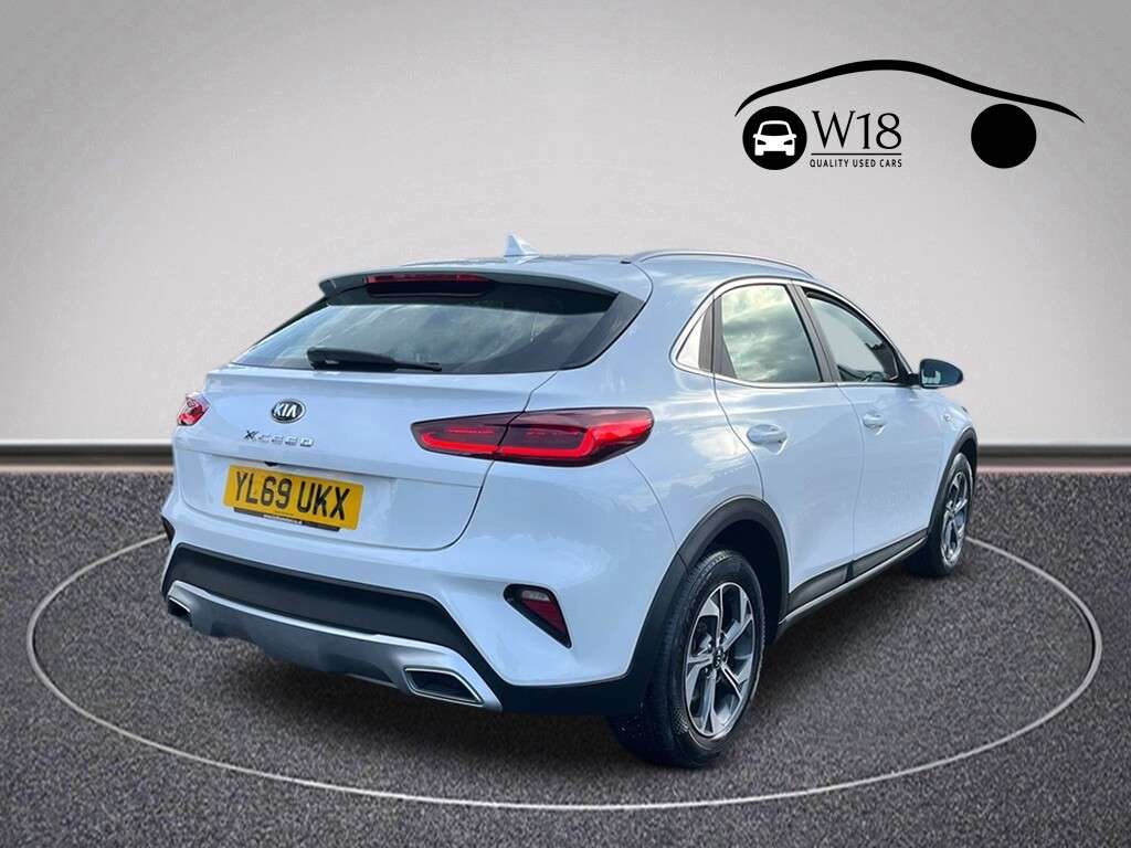A 2020 KIA XCEED 1.0 T-GDi 2 SUV 5dr Petrol Manual Euro 6 (s/s) (118 bhp) A 2020 KIA XCEED 1.0 T-GDi 2 SUV 5dr Petrol Manual Euro 6 (s/s) (118 bhp)