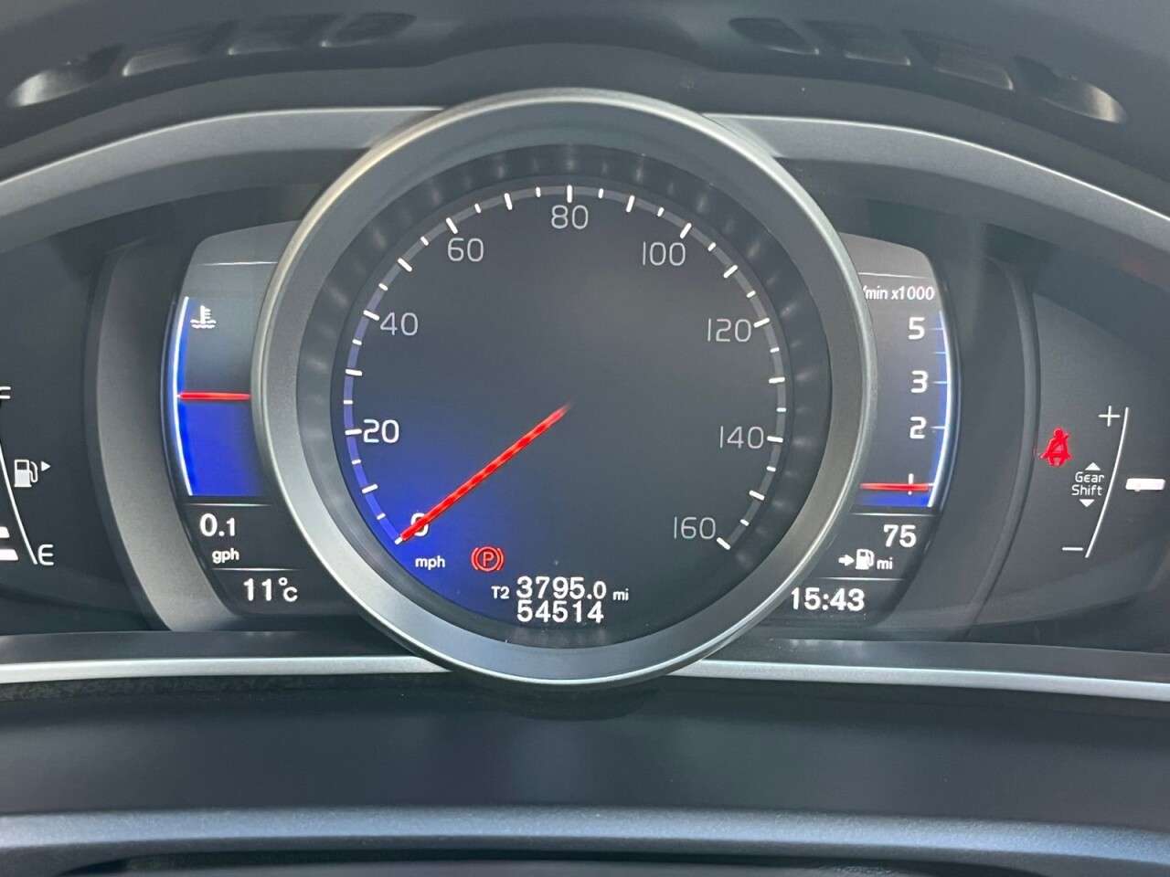 2018 VOLVO V40 2018 VOLVO V40