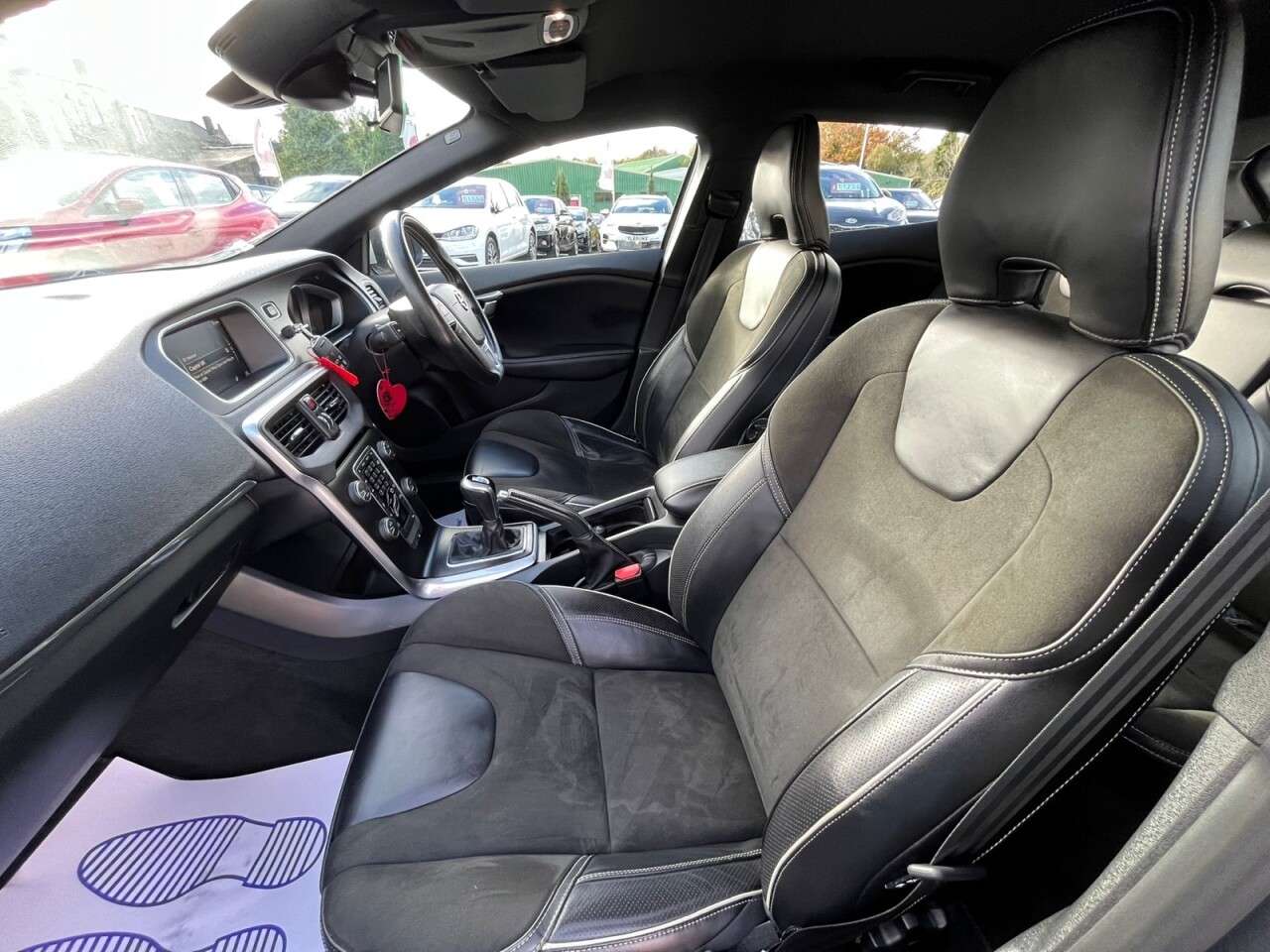 2018 VOLVO V40 2018 VOLVO V40