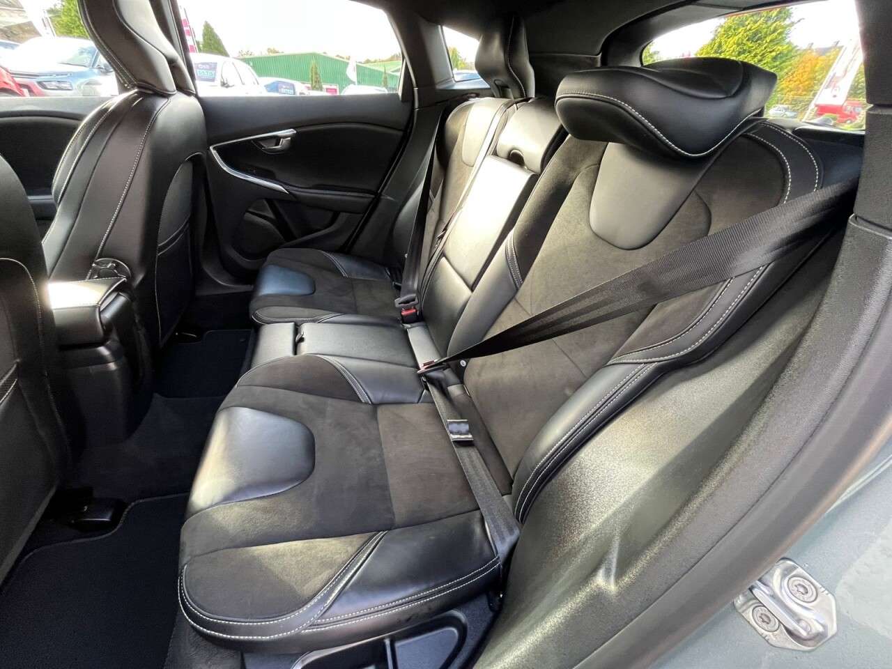 2018 VOLVO V40 2018 VOLVO V40