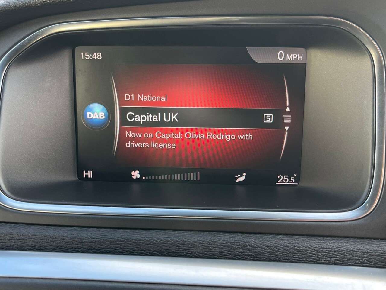 2018 VOLVO V40 2018 VOLVO V40