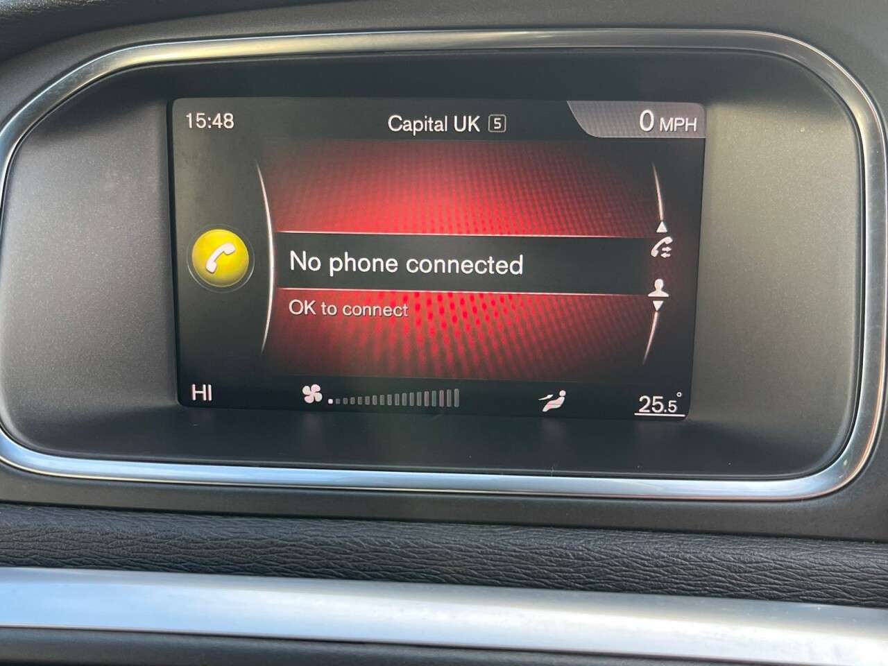 2018 VOLVO V40 2018 VOLVO V40