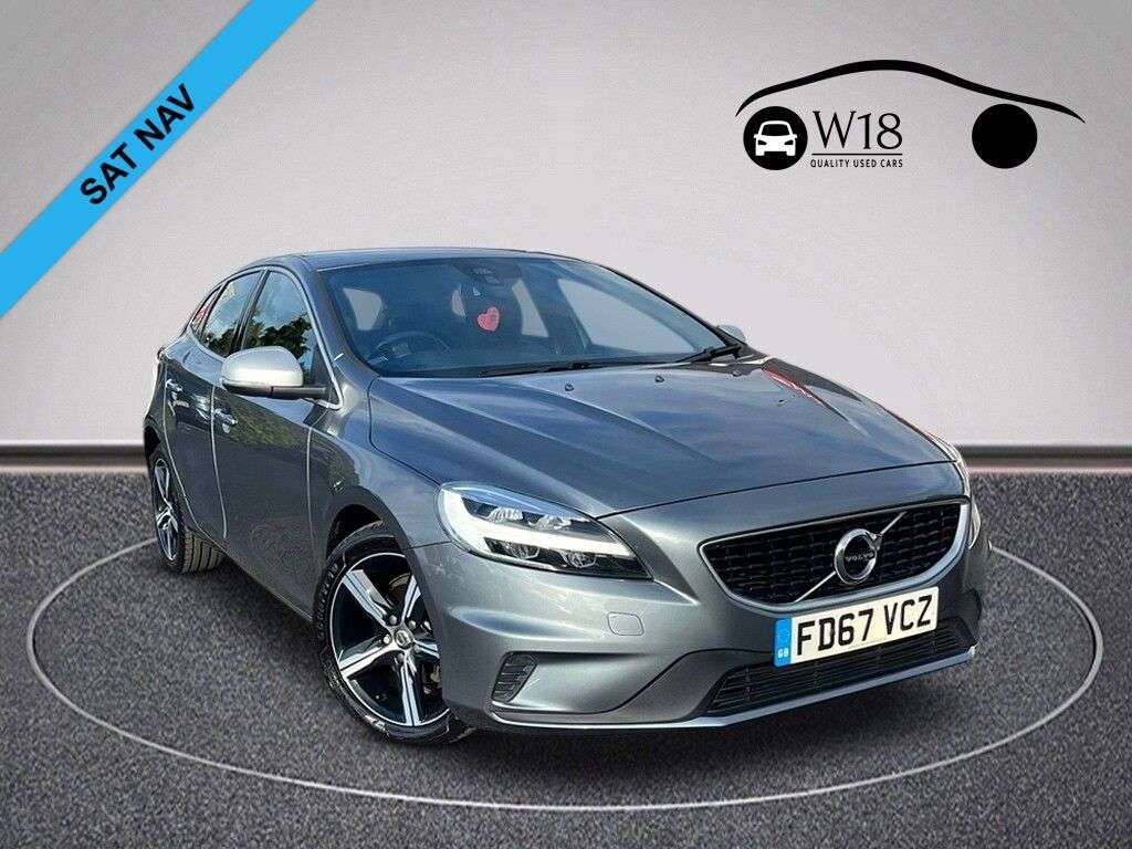 2018 VOLVO V40 2018 VOLVO V40