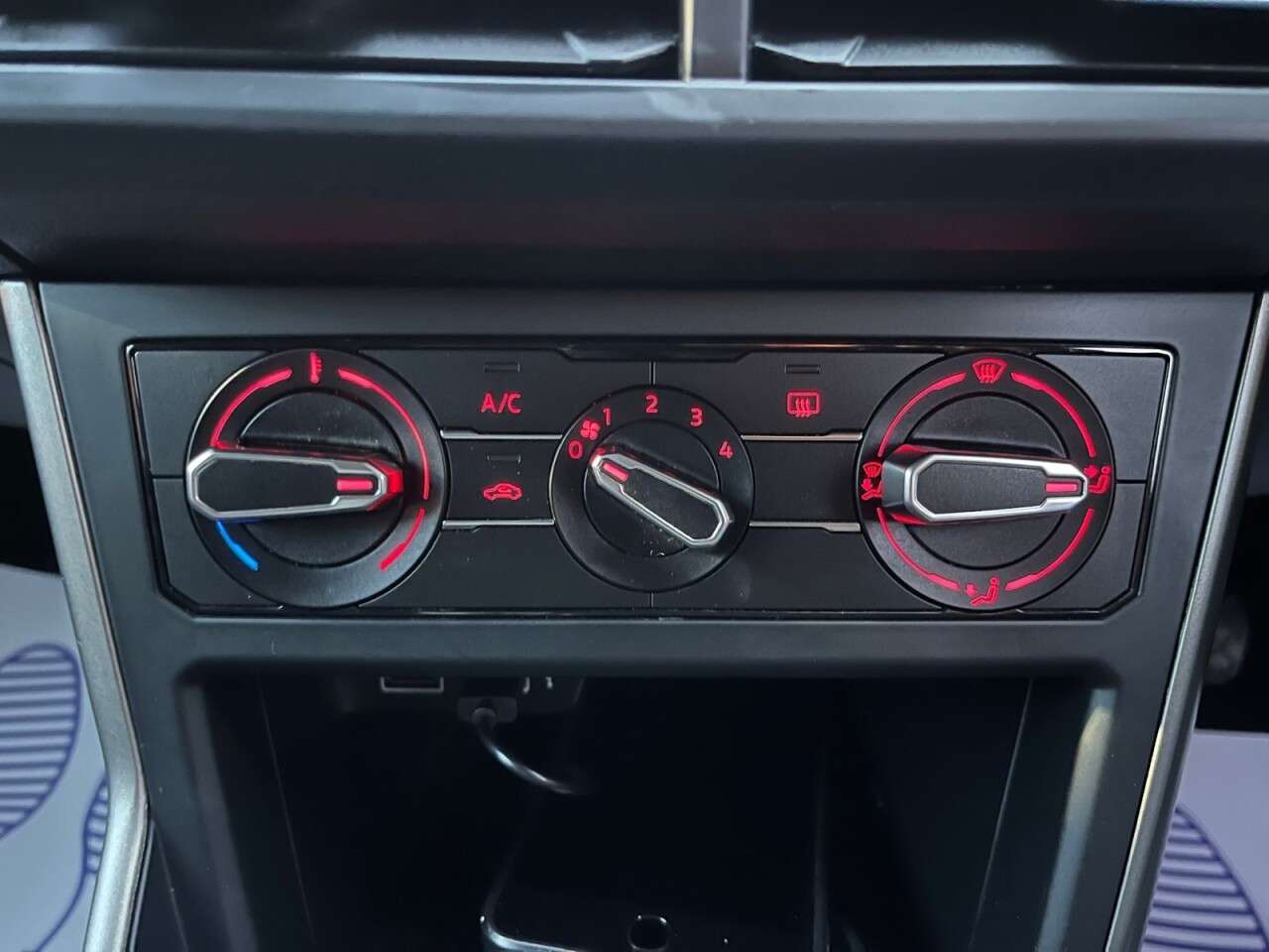 2019 VOLKSWAGEN POLO 2019 VOLKSWAGEN POLO