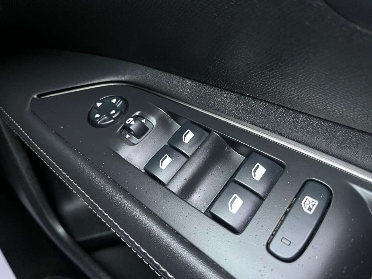 2019 PEUGEOT 3008 2019 PEUGEOT 3008