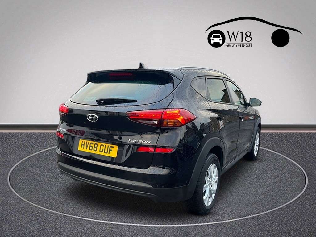 A 2018 HYUNDAI TUCSON 1.6 GDi Blue Drive SE Nav SUV 5dr Petrol Manual Euro 6 (s/s) (132 ps) A 2018 HYUNDAI TUCSON 1.6 GDi Blue Drive SE Nav SUV 5dr Petrol Manual Euro 6 (s/s) (132 ps)