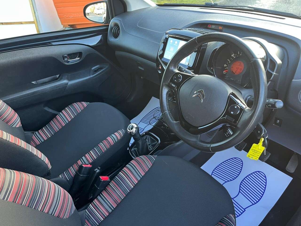 A 2018 CITROEN C1 1.0 VTi Flair Hatchback 3dr Petrol Manual Euro 6 (72 ps) A 2018 CITROEN C1 1.0 VTi Flair Hatchback 3dr Petrol Manual Euro 6 (72 ps)