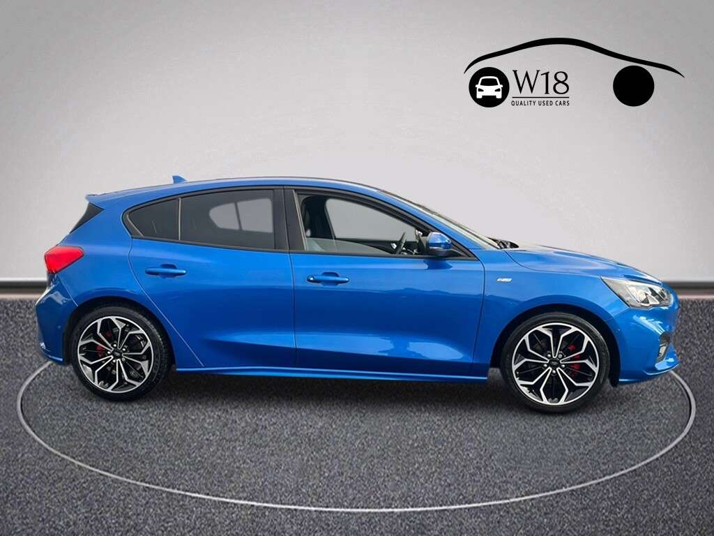 A 2019 FORD FOCUS 1.0T EcoBoost ST-Line X Hatchback 5dr Petrol Manual Euro 6 (s/s) (125 ps) A 2019 FORD FOCUS 1.0T EcoBoost ST-Line X Hatchback 5dr Petrol Manual Euro 6 (s/s) (125 ps)