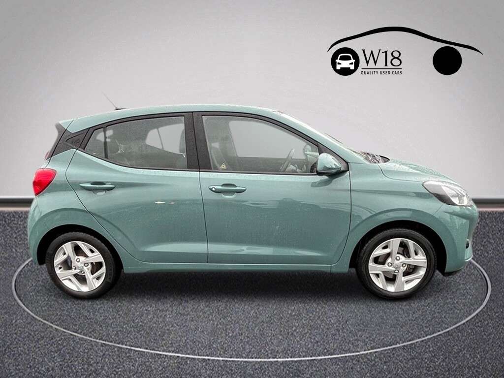 A 2023 HYUNDAI I10 1.0 SE Connect Hatchback 5dr Petrol Manual Euro 6 (s/s) (67 ps) A 2023 HYUNDAI I10 1.0 SE Connect Hatchback 5dr Petrol Manual Euro 6 (s/s) (67 ps)