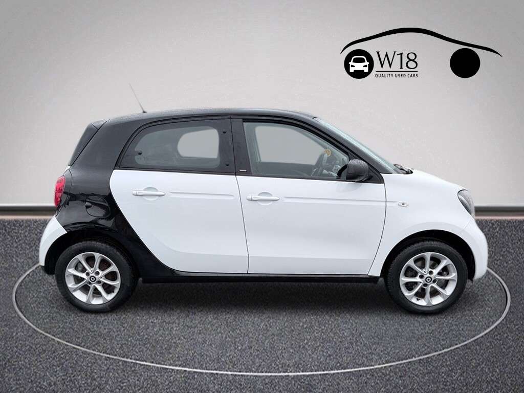 A 2018 SMART FORFOUR 1.0 Passion Hatchback 5dr Petrol Manual Euro 6 (s/s) (71 ps) A 2018 SMART FORFOUR 1.0 Passion Hatchback 5dr Petrol Manual Euro 6 (s/s) (71 ps)