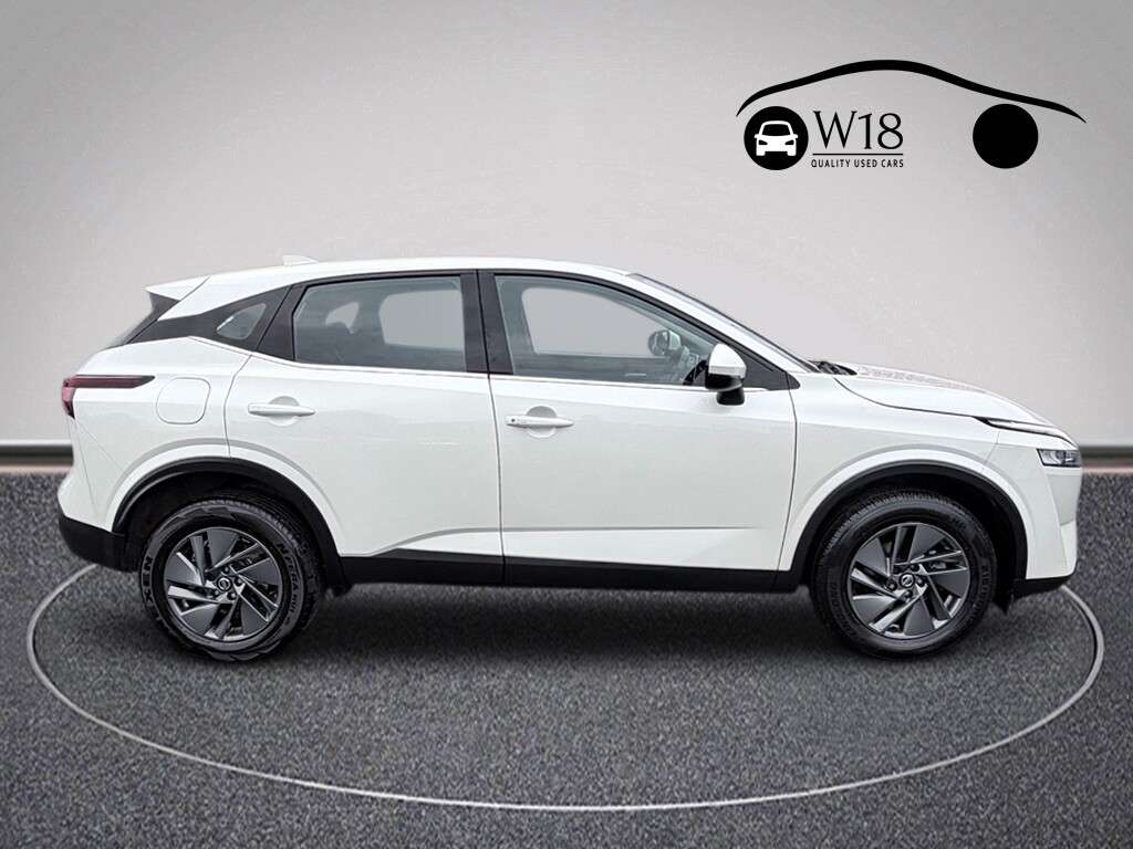 A 2021 NISSAN QASHQAI 1.3 DIG-T MHEV Acenta Premium SUV 5dr Petrol Hybrid Manual Euro 6 (s/s) (14 A 2021 NISSAN QASHQAI 1.3 DIG-T MHEV Acenta Premium SUV 5dr Petrol Hybrid Manual Euro 6 (s/s) (14