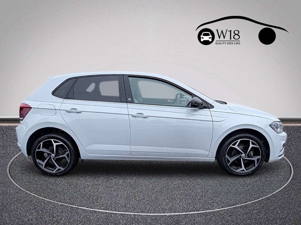 A 2019 VOLKSWAGEN POLO 1.0 EVO beats Hatchback 5dr Petrol Manual Euro 6 (s/s) (65 ps) A 2019 VOLKSWAGEN POLO 1.0 EVO beats Hatchback 5dr Petrol Manual Euro 6 (s/s) (65 ps)