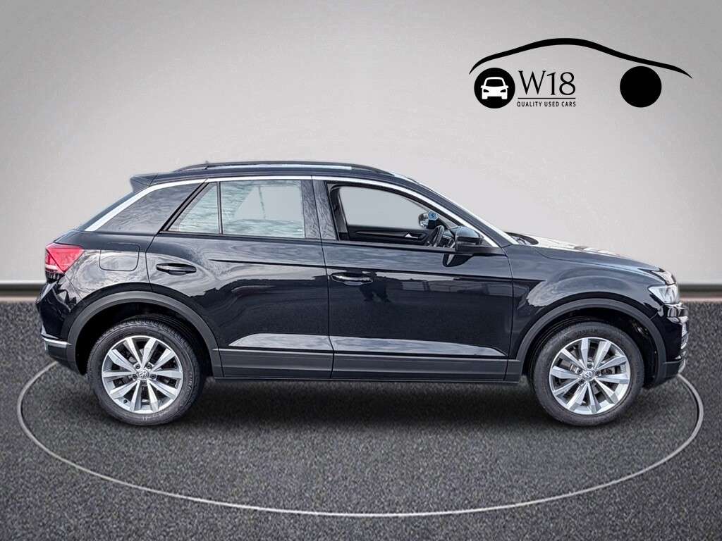 A 2018 VOLKSWAGEN T-ROC SE TSI A 2018 VOLKSWAGEN T-ROC SE TSI