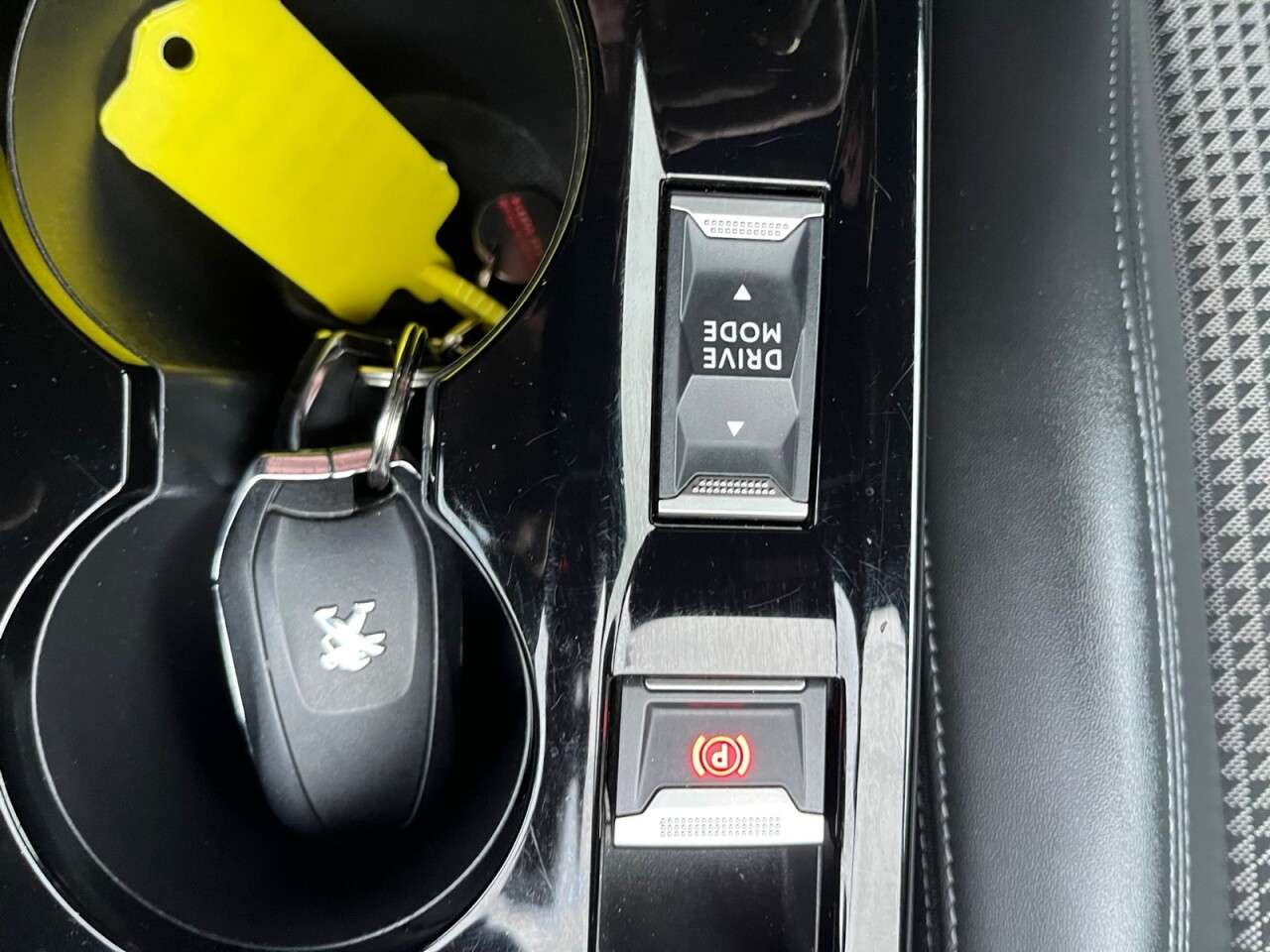 2020 PEUGEOT 2008 2020 PEUGEOT 2008