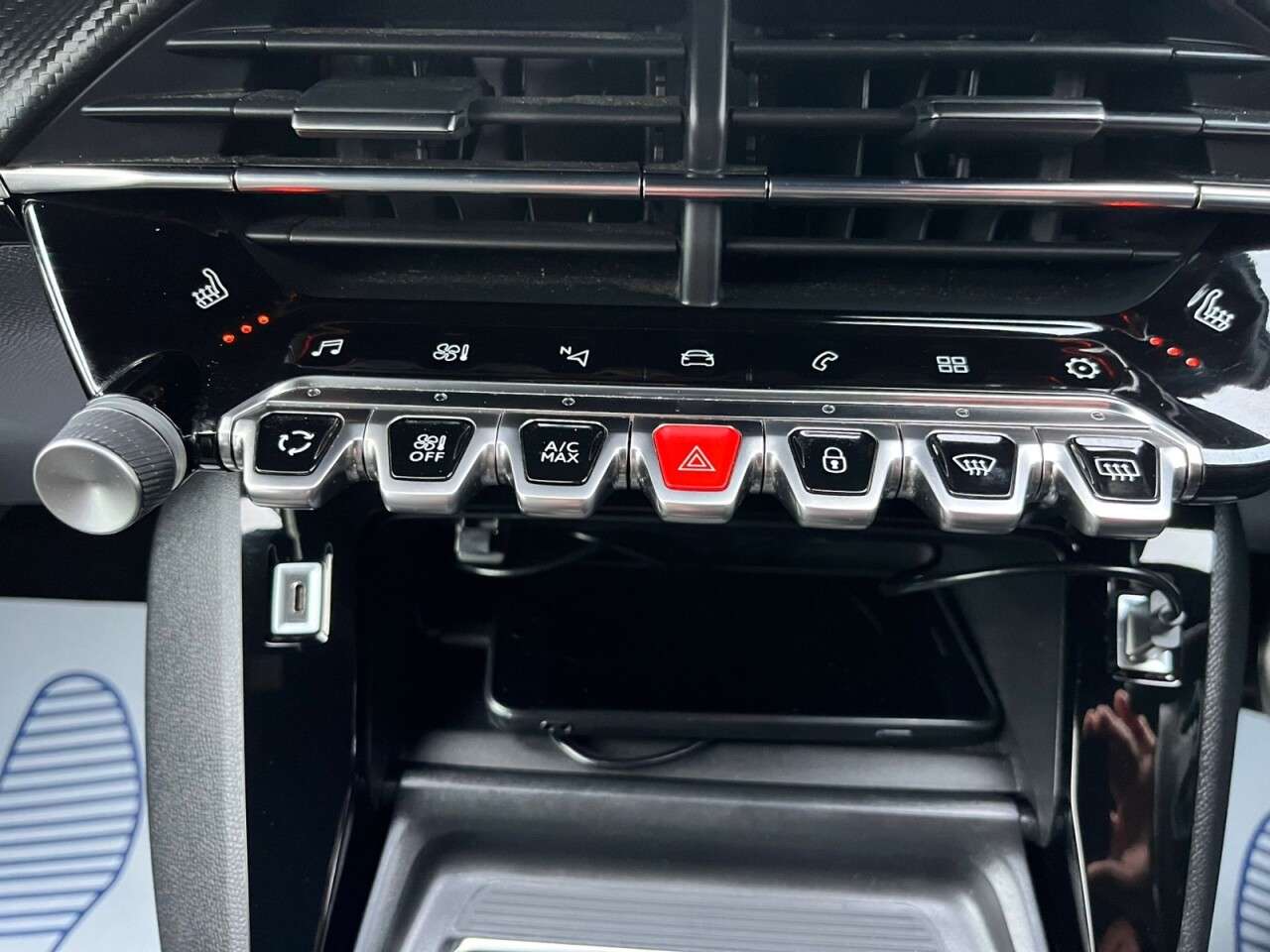 2020 PEUGEOT 2008 2020 PEUGEOT 2008