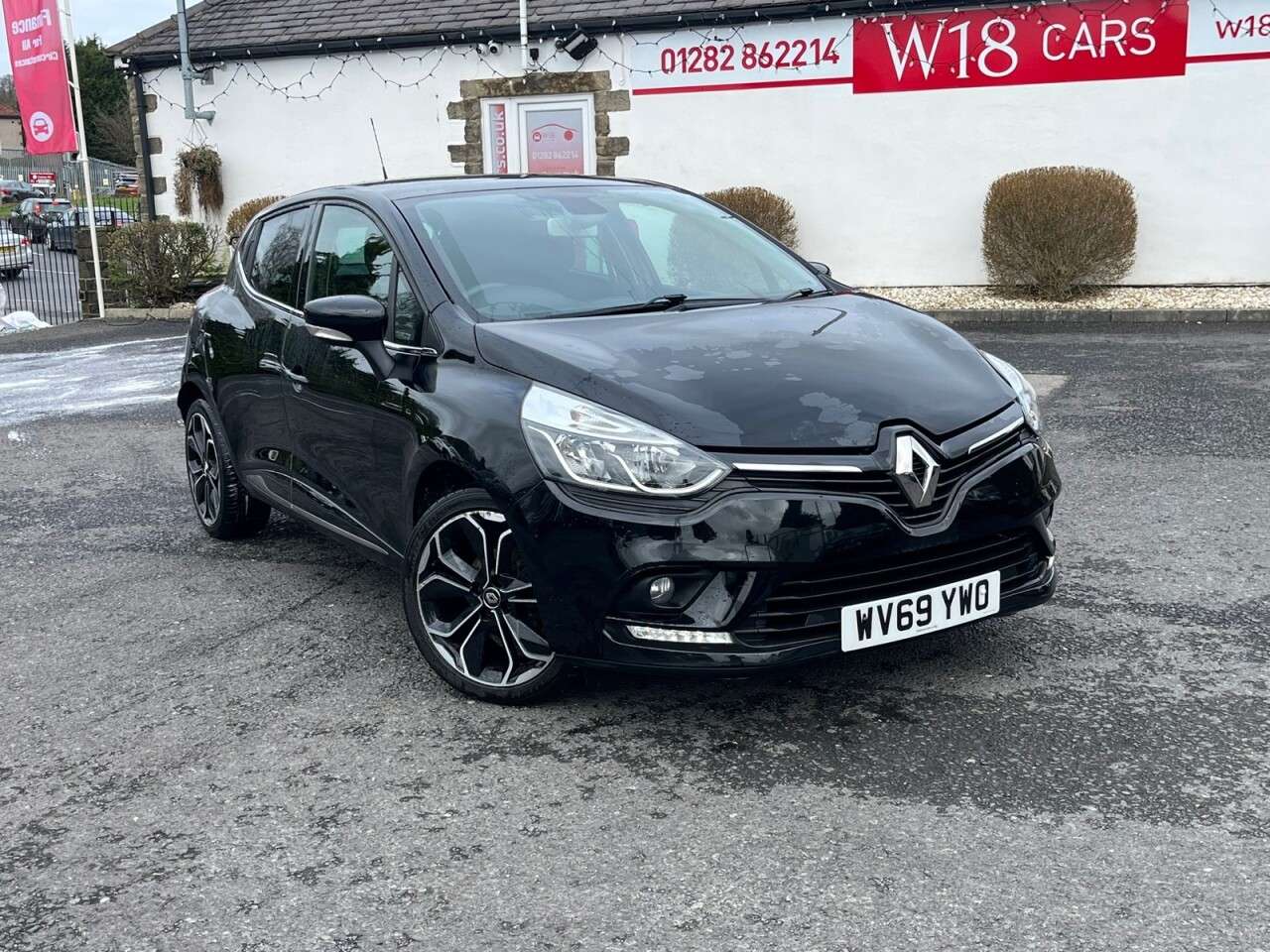 A 2019 RENAULT CLIO 0.9 TCe Iconic Hatchback 5dr Petrol Manual Euro 6 (s/s) (90 ps) A 2019 RENAULT CLIO 0.9 TCe Iconic Hatchback 5dr Petrol Manual Euro 6 (s/s) (90 ps)