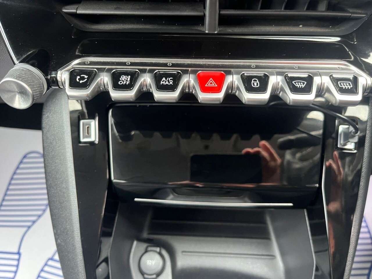 2020 PEUGEOT 2008 2020 PEUGEOT 2008