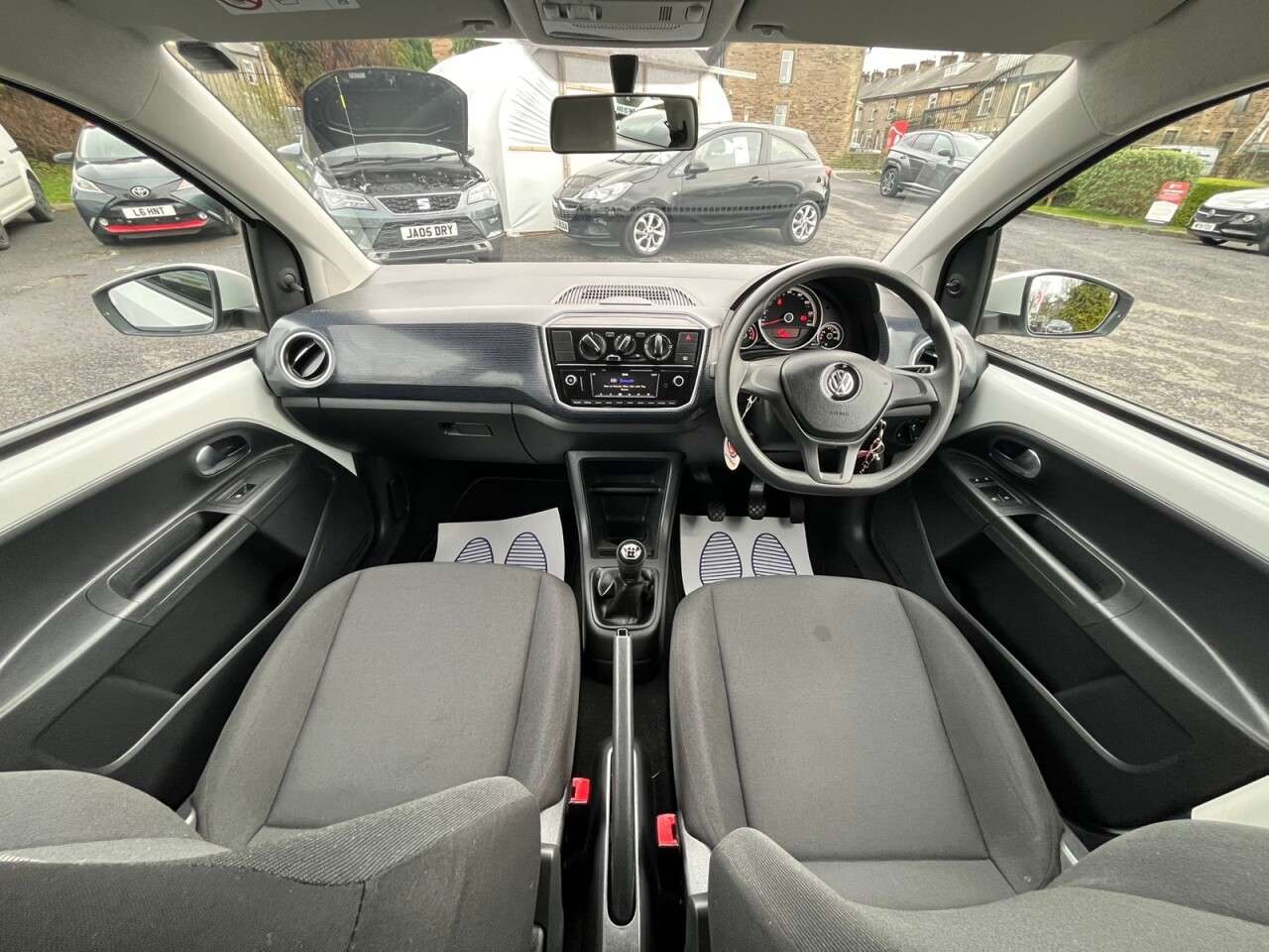 2017 VOLKSWAGEN UP! 2017 VOLKSWAGEN UP!