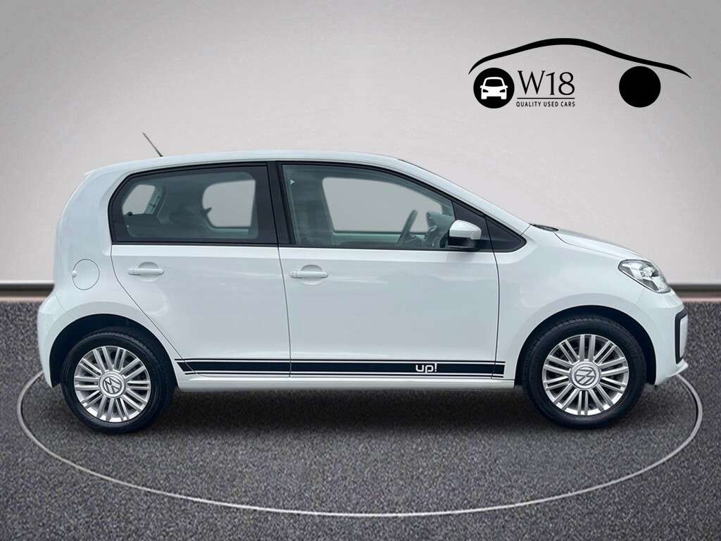 A 2017 VOLKSWAGEN UP! 1.0 Move up! Hatchback 5dr Petrol Manual Euro 6 (s/s) (60 ps) A 2017 VOLKSWAGEN UP! 1.0 Move up! Hatchback 5dr Petrol Manual Euro 6 (s/s) (60 ps)