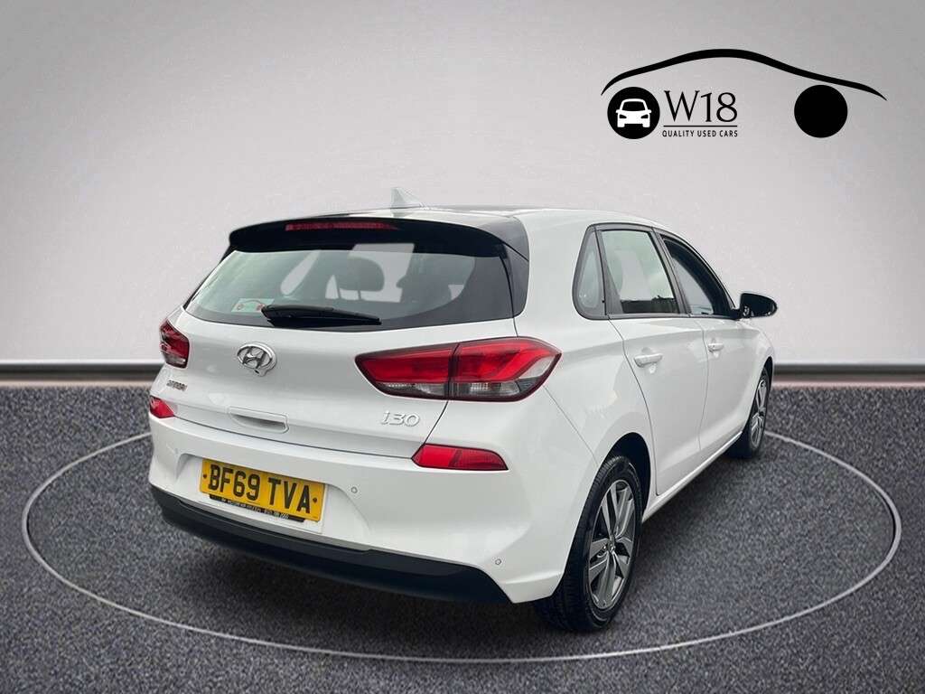 A 2019 HYUNDAI I30 1.0 T-GDi SE Hatchback 5dr Petrol Manual Euro 6 (s/s) (120 ps) A 2019 HYUNDAI I30 1.0 T-GDi SE Hatchback 5dr Petrol Manual Euro 6 (s/s) (120 ps)