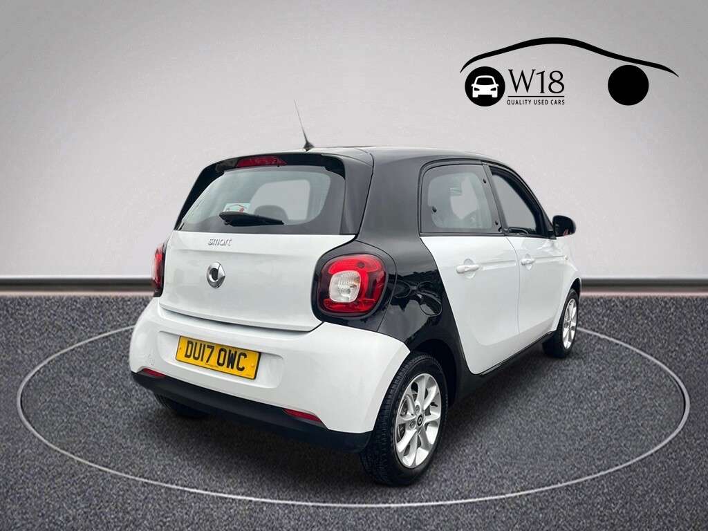 A 2017 SMART FORFOUR 0.9T Passion Hatchback 5dr Petrol Manual Euro 6 (s/s) (90 ps) A 2017 SMART FORFOUR 0.9T Passion Hatchback 5dr Petrol Manual Euro 6 (s/s) (90 ps)