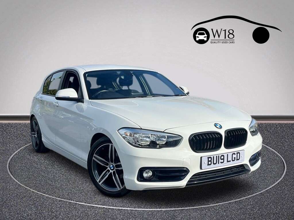 A 2019 BMW 1 SERIES 1.5 118i GPF Sport Hatchback 5dr Petrol Auto Euro 6 (s/s) (136 ps) A 2019 BMW 1 SERIES 1.5 118i GPF Sport Hatchback 5dr Petrol Auto Euro 6 (s/s) (136 ps)