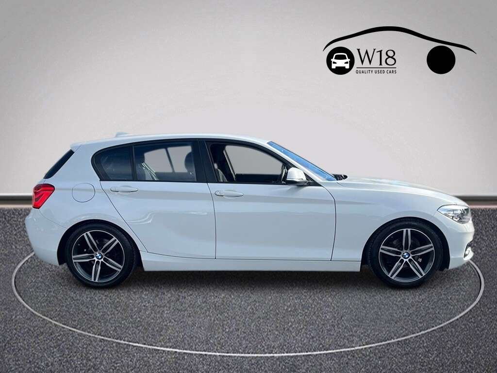 A 2019 BMW 1 SERIES 1.5 118i GPF Sport Hatchback 5dr Petrol Auto Euro 6 (s/s) (136 ps) A 2019 BMW 1 SERIES 1.5 118i GPF Sport Hatchback 5dr Petrol Auto Euro 6 (s/s) (136 ps)