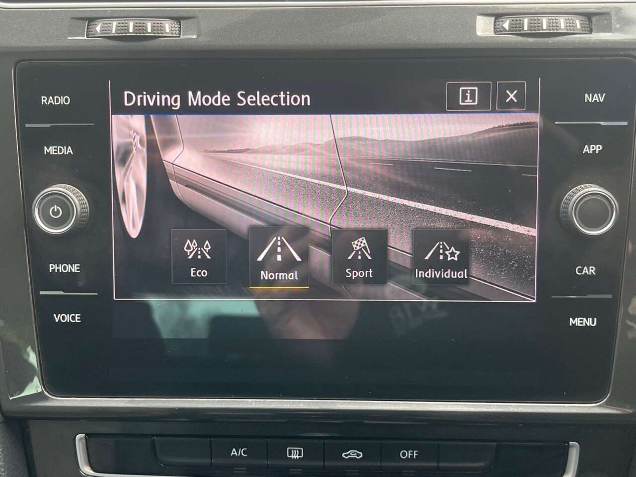 2019 VOLKSWAGEN GOLF 2019 VOLKSWAGEN GOLF