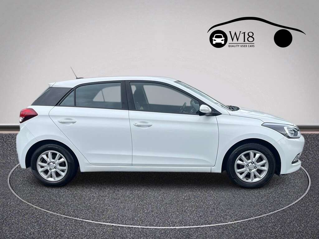 A 2018 HYUNDAI I20 1.2 SE Hatchback 5dr Petrol Manual Euro 6 (84 ps) A 2018 HYUNDAI I20 1.2 SE Hatchback 5dr Petrol Manual Euro 6 (84 ps)