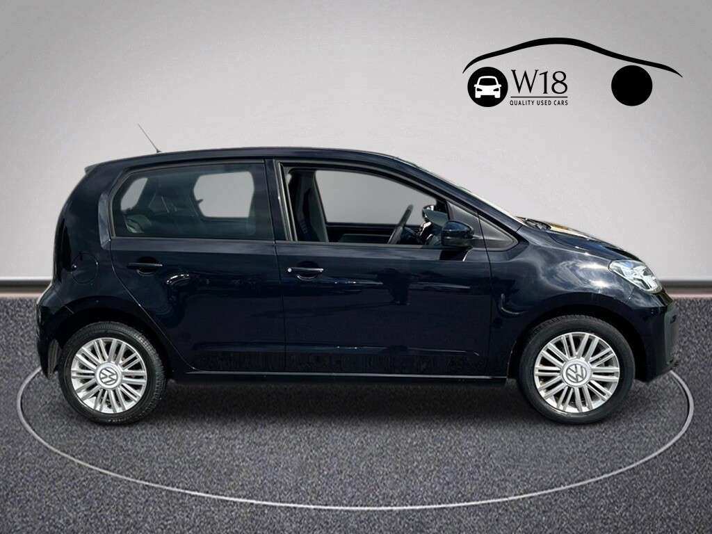 A 2018 VOLKSWAGEN UP! 1.0 Move up! Hatchback 5dr Petrol Manual Euro 6 (s/s) (60 ps) A 2018 VOLKSWAGEN UP! 1.0 Move up! Hatchback 5dr Petrol Manual Euro 6 (s/s) (60 ps)