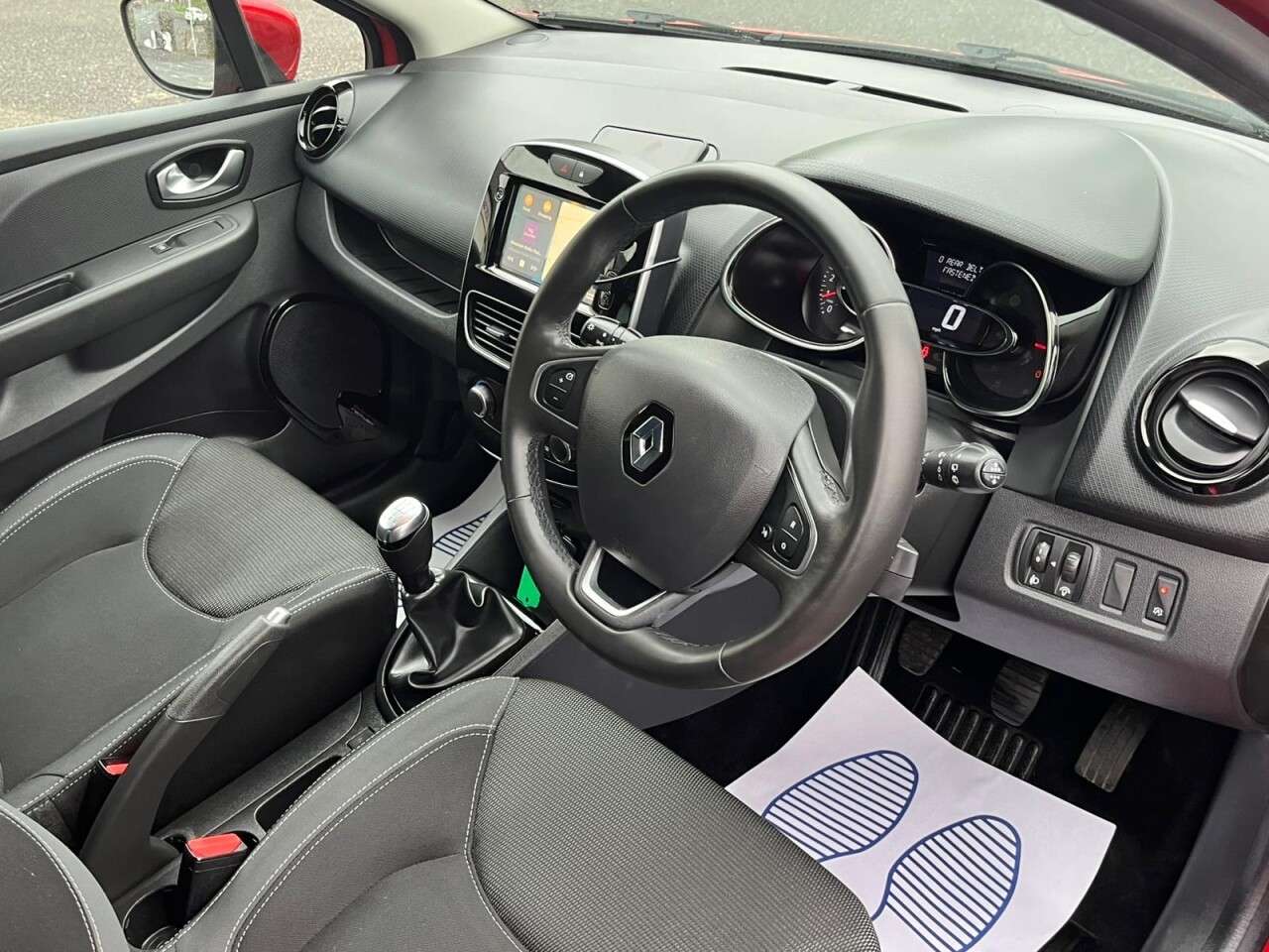 2019 RENAULT CLIO 2019 RENAULT CLIO