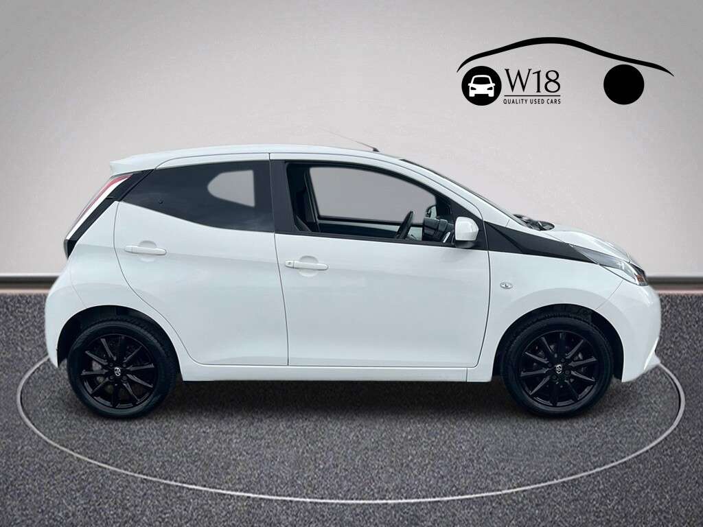 A 2017 TOYOTA AYGO 1.0 VVT-i x-press Hatchback 5dr Petrol Manual Euro 6 (68 ps) A 2017 TOYOTA AYGO 1.0 VVT-i x-press Hatchback 5dr Petrol Manual Euro 6 (68 ps)