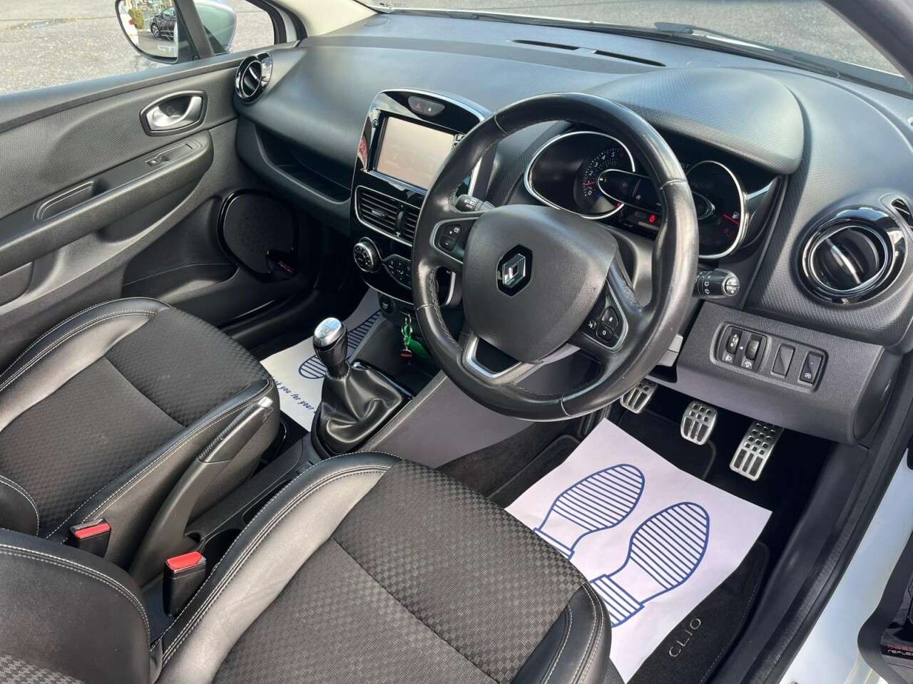 2018 RENAULT CLIO 2018 RENAULT CLIO