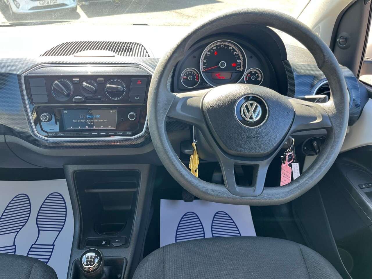 2017 VOLKSWAGEN UP! 2017 VOLKSWAGEN UP!