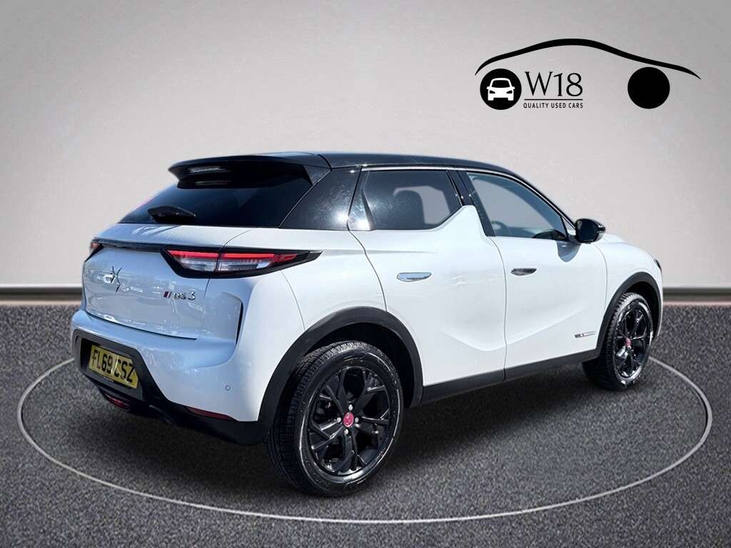 A 2019 DS AUTOMOBILES DS 3 CROSSBACK 1.2 PureTech Performance Line Crossback 5dr Petrol Manual Euro 6 (s/s) (100 A 2019 DS AUTOMOBILES DS 3 CROSSBACK 1.2 PureTech Performance Line Crossback 5dr Petrol Manual Euro 6 (s/s) (100