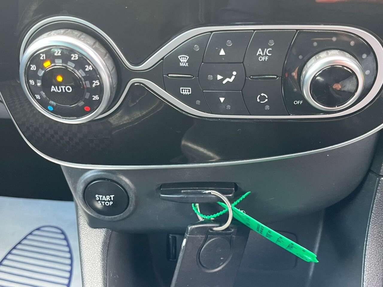 2019 RENAULT CLIO 2019 RENAULT CLIO