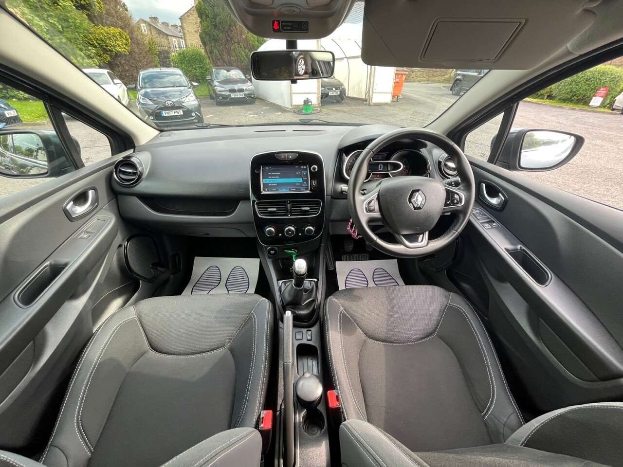 2018 RENAULT CLIO 2018 RENAULT CLIO