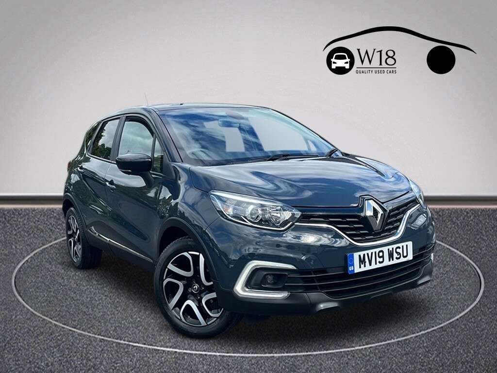 A 2019 RENAULT CAPTUR 0.9 TCe ENERGY Iconic SUV 5dr Petrol Manual Euro 6 (s/s) (90 ps) A 2019 RENAULT CAPTUR 0.9 TCe ENERGY Iconic SUV 5dr Petrol Manual Euro 6 (s/s) (90 ps)