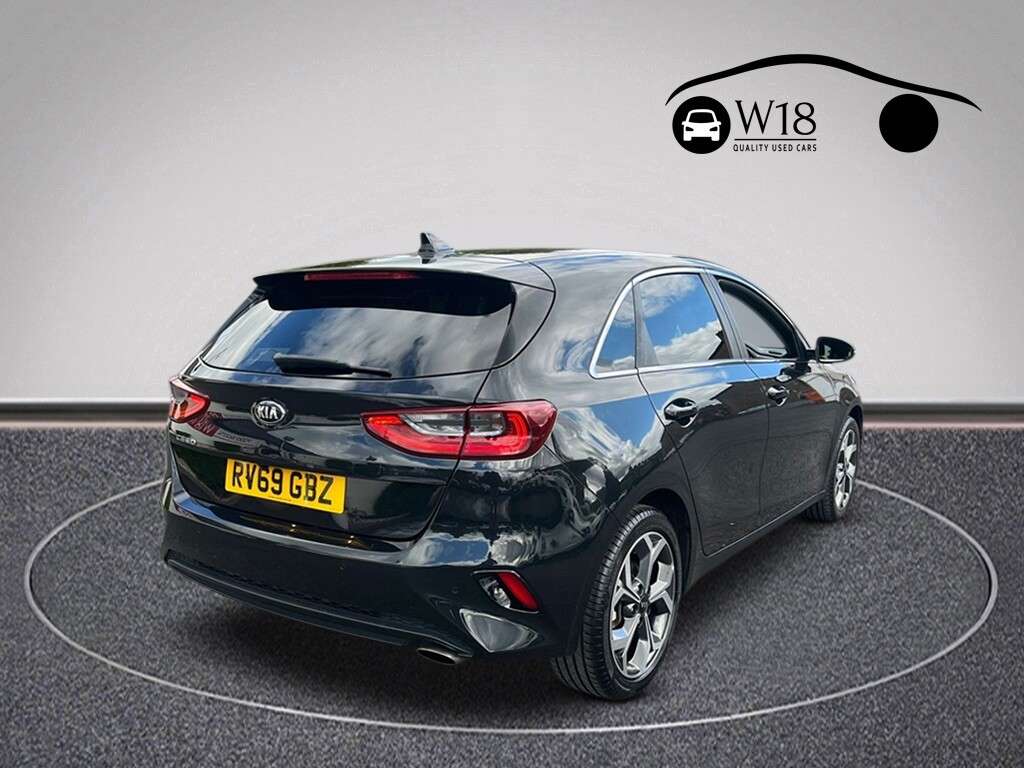 A 2019 KIA CEED CRDI 3 ISG A 2019 KIA CEED CRDI 3 ISG