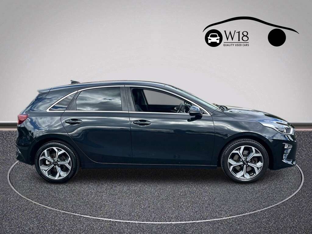 A 2019 KIA CEED CRDI 3 ISG A 2019 KIA CEED CRDI 3 ISG