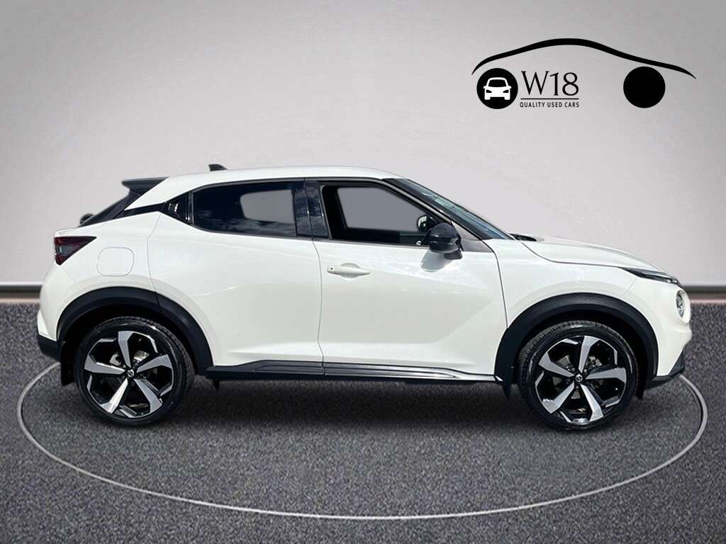 A 2019 NISSAN JUKE 1.0 DIG-T N-Connecta SUV 5dr Petrol Manual Euro 6 (s/s) (117 ps) A 2019 NISSAN JUKE 1.0 DIG-T N-Connecta SUV 5dr Petrol Manual Euro 6 (s/s) (117 ps)