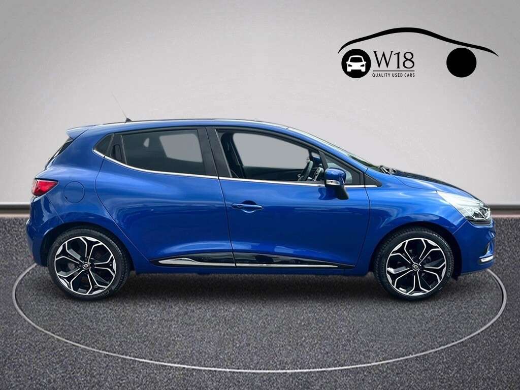 A 2019 RENAULT CLIO 0.9 TCe Iconic Hatchback 5dr Petrol Manual Euro 6 (s/s) (75 ps) A 2019 RENAULT CLIO 0.9 TCe Iconic Hatchback 5dr Petrol Manual Euro 6 (s/s) (75 ps)