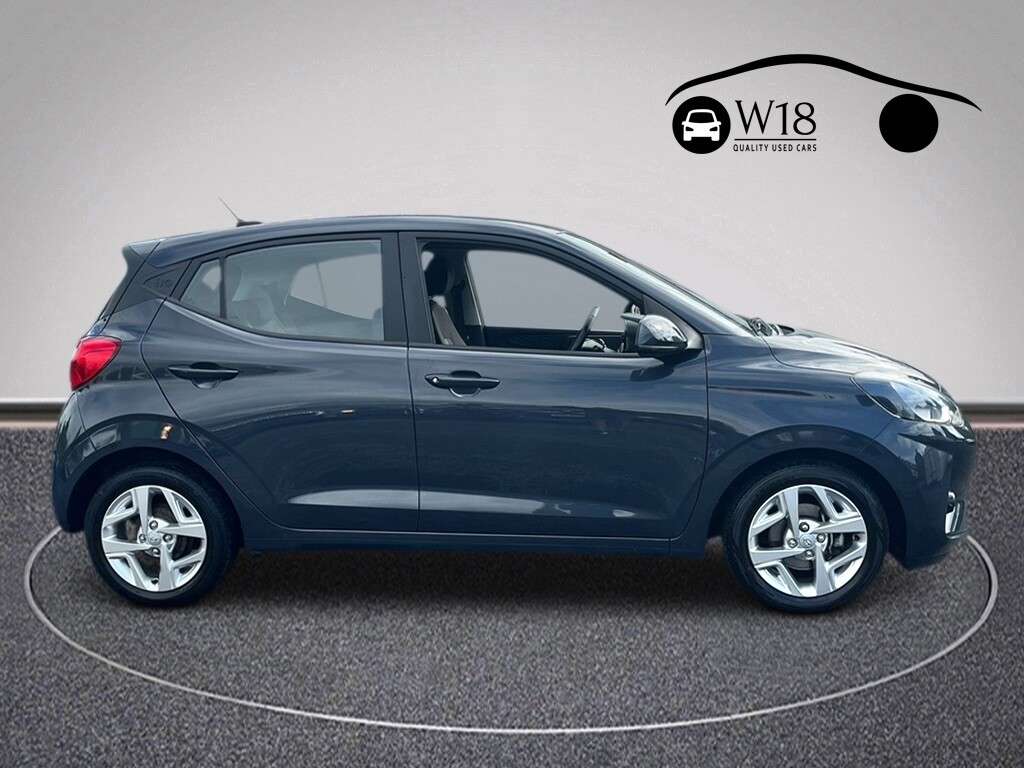 A 2021 HYUNDAI I10 1.2 SE Connect Hatchback 5dr Petrol Manual Euro 6 (s/s) (84 ps) A 2021 HYUNDAI I10 1.2 SE Connect Hatchback 5dr Petrol Manual Euro 6 (s/s) (84 ps)