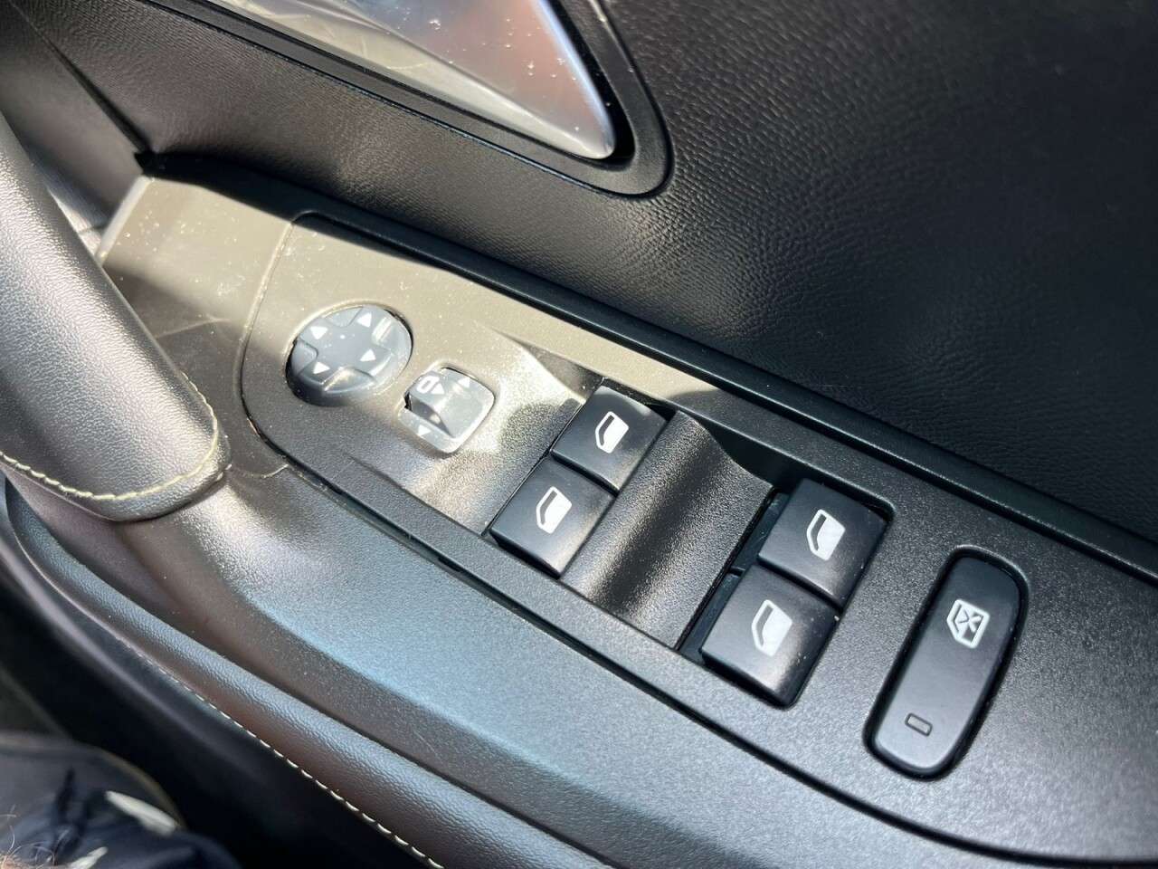 2020 PEUGEOT 2008 2020 PEUGEOT 2008