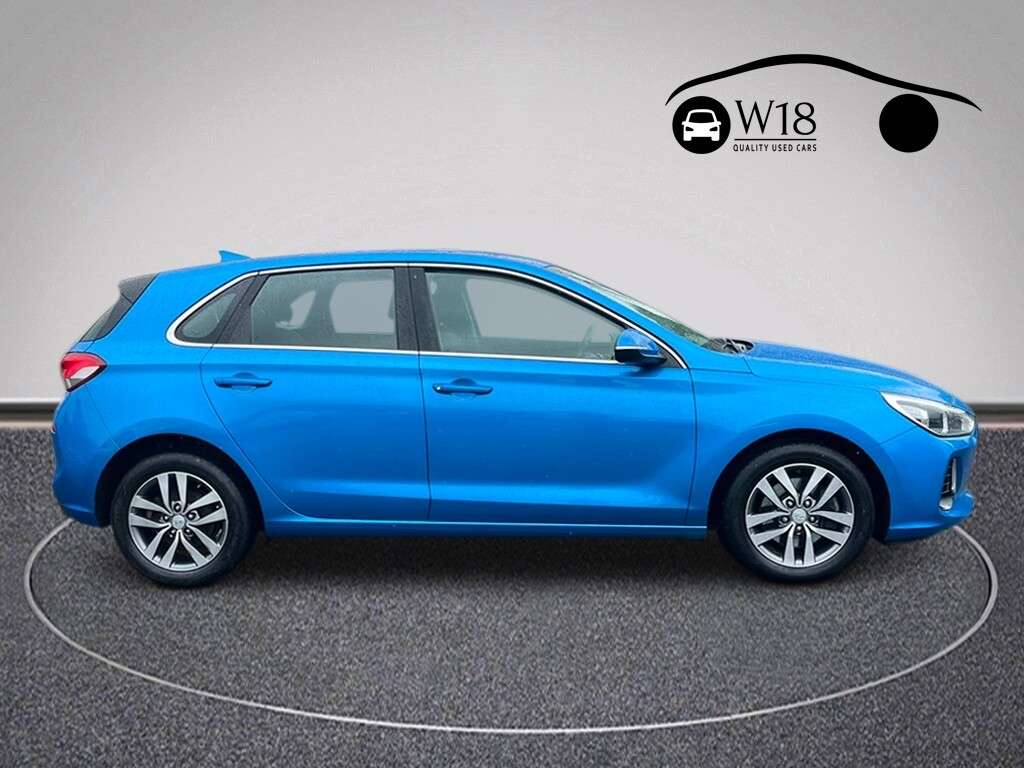A 2018 HYUNDAI I30 1.6 CRDi Blue Drive SE Hatchback 5dr Diesel Manual Euro 6 (s/s) (110 ps) A 2018 HYUNDAI I30 1.6 CRDi Blue Drive SE Hatchback 5dr Diesel Manual Euro 6 (s/s) (110 ps)