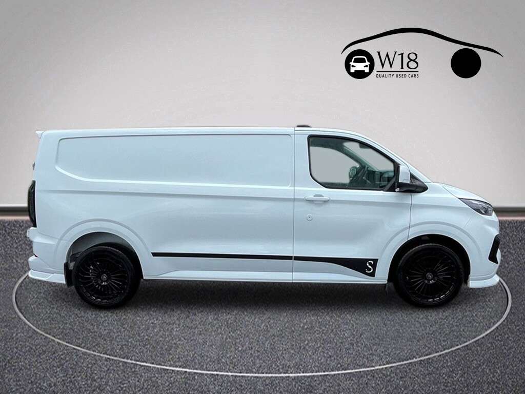 A 2024 FORD TRANSIT CUSTOM 2.0 300 EcoBlue Limited Panel Van 5dr Diesel Manual L2 H1 Euro 6 (s/s) (136 A 2024 FORD TRANSIT CUSTOM 2.0 300 EcoBlue Limited Panel Van 5dr Diesel Manual L2 H1 Euro 6 (s/s) (136
